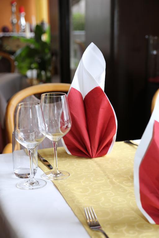 Hotel Taunus Residence บาดคัมแบร์ก ภายนอก รูปภาพ