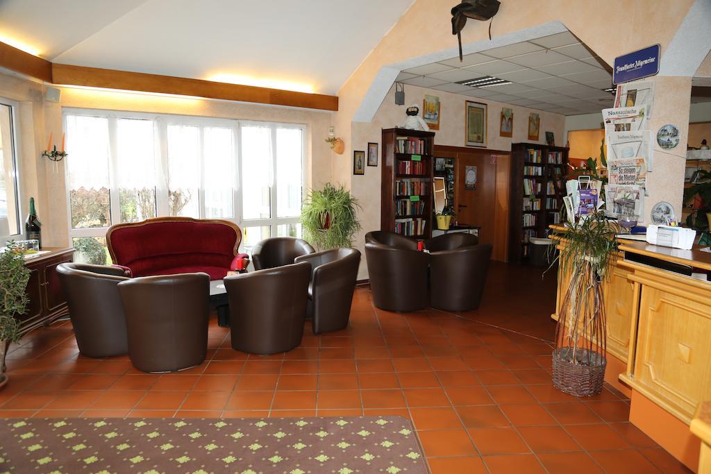 Hotel Taunus Residence บาดคัมแบร์ก ภายนอก รูปภาพ